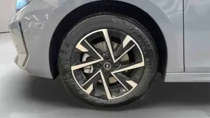 Photo 10 Opel Corsa  1.2 Turbo Hybrid 110 ch e-DCT6