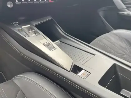 Photo 20 Peugeot 308  PureTech 130ch S&S EAT8