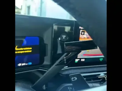 Photo 9 Renault 4 Renault  E-Tech Electrique 150 ch autonomie confort