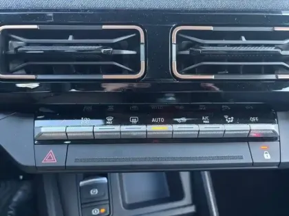 Photo 15 Renault 4 Renault  E-Tech Electrique 150 ch autonomie confort