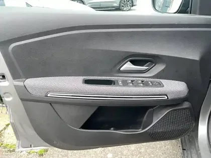 Photo 10 Dacia Jogger  Hybrid 140 5 places