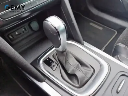 Photo 16 Renault Megane Mégane IV Berline dCi 110 Energy EDC