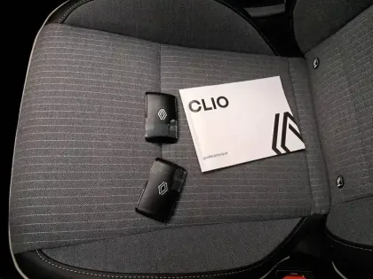 Photo 39 Renault Clio  E-Tech full hybrid 145 GSR2