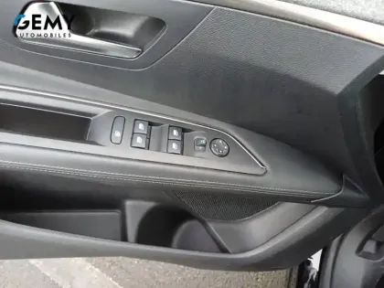 Photo 14 Peugeot 3008  Puretech 130ch S&S EAT8