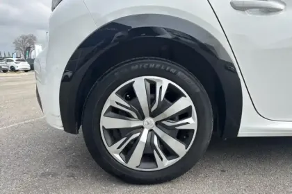 Photo 14 Peugeot 208  Electrique 50 kWh 136ch