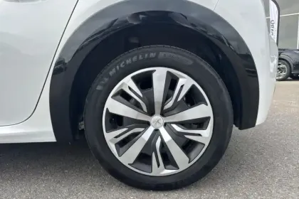 Photo 11 Peugeot 208  Electrique 50 kWh 136ch