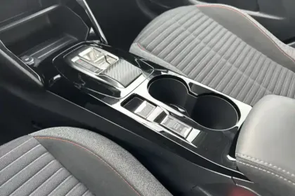 Photo 20 Peugeot 208  Electrique 50 kWh 136ch