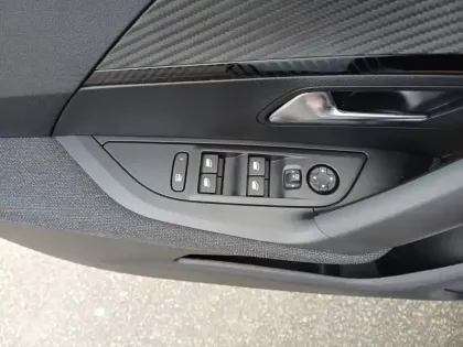 Photo 19 Peugeot 2008  Hybrid 110 e-DCS6