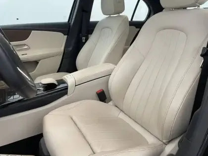 Photo 14 Mercedes Classe A  250 e 8G-DCT