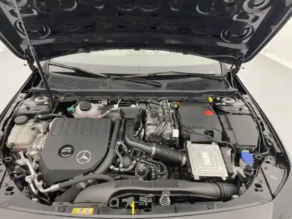 Photo 19 Mercedes Classe A  250 e 8G-DCT