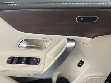 Photo 27 Mercedes Classe A  250 e 8G-DCT