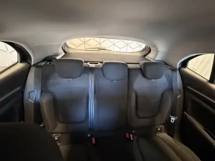 Photo 27 Renault Megane  IV Berline Blue dCi 115 EDC