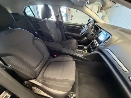 Photo 9 Renault Megane  IV Berline Blue dCi 115 EDC