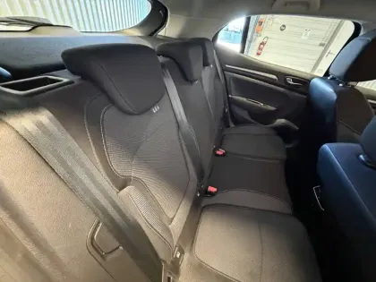 Photo 13 Renault Megane  IV Berline Blue dCi 115 EDC