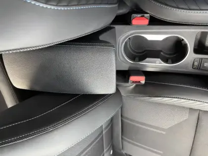 Photo 39 Renault Captur  E-Tech full hybrid 145 ch