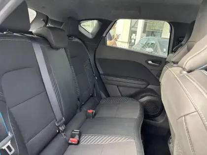 Photo 65 Renault Captur  E-Tech full hybrid 145 ch