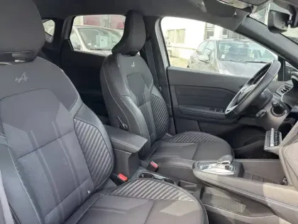 Photo 102 Renault Captur  E-Tech full hybrid 145 ch