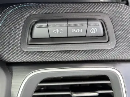 Photo 27 Renault Captur  E-Tech full hybrid 145 ch