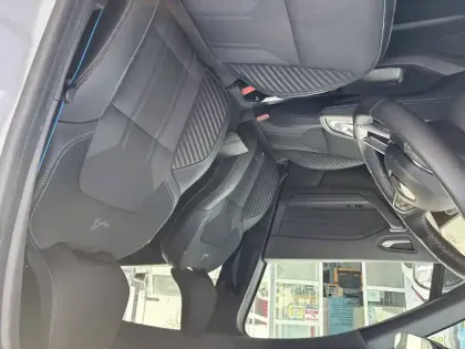 Photo 69 Renault Captur  E-Tech full hybrid 145 ch