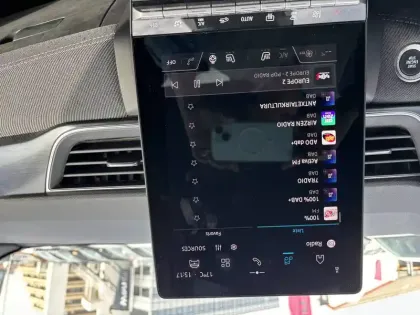 Photo 123 Renault Captur  E-Tech full hybrid 145 ch