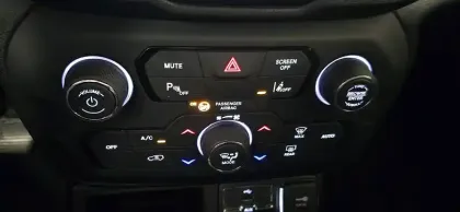 Photo 18 Jeep Renegade  1.3 GSE T4 150 ch BVR6