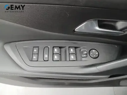 Photo 11 Peugeot 308  PureTech 130ch S&S BVM6