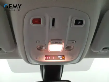 Photo 15 Peugeot 308  SW PureTech 110ch S&S BVM6