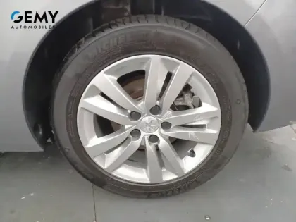 Photo 10 Peugeot 308  SW PureTech 110ch S&S BVM6