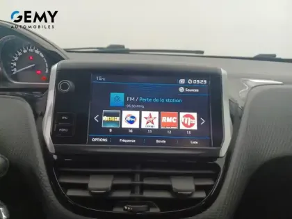 Photo 13 Peugeot 2008  1.2 PureTech 110ch S&S BVM5