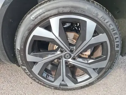 Photo 15 Renault Austral  E-Tech full hybrid 200 GSR2