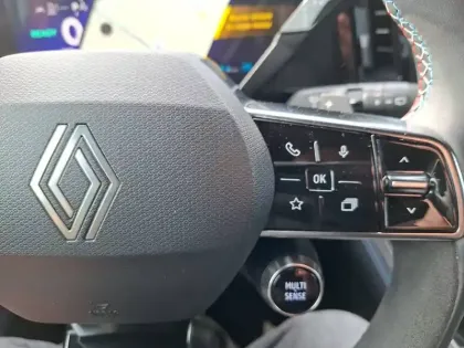 Photo 52 Renault Austral  E-Tech full hybrid 200 GSR2