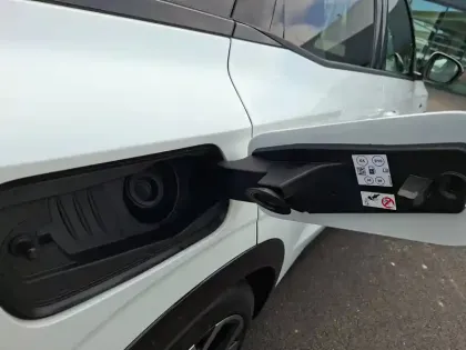 Photo 19 Renault Austral  E-Tech full hybrid 200 GSR2