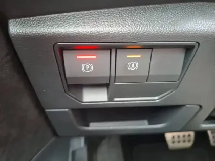 Photo 61 Renault Austral  E-Tech full hybrid 200 GSR2