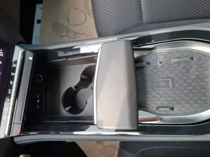 Photo 48 Renault Austral  E-Tech full hybrid 200 GSR2