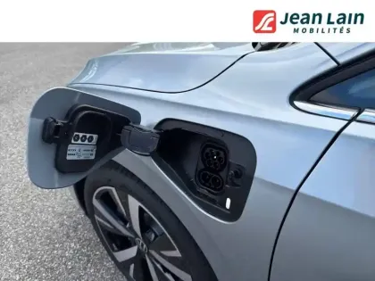 Photo 18 Volkswagen Golf  1.5 eHybrid 204 DSG6