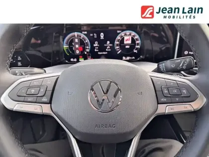 Photo 11 Volkswagen Golf  1.5 eHybrid 204 DSG6