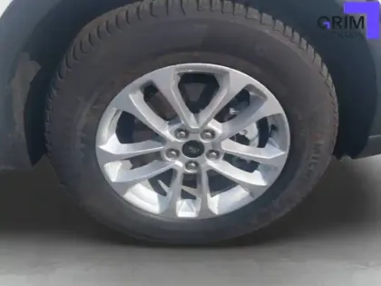 Photo 13 Ford Kuga  2.5 Duratec 180 ch FlexiFuel FHEV E85 Powershift