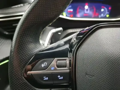 Photo 16 Peugeot 2008  PureTech 130 S&S EAT8