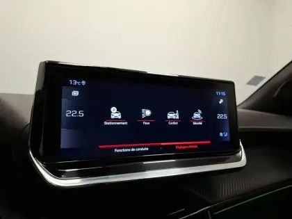 Photo 23 Peugeot 2008  PureTech 130 S&S EAT8