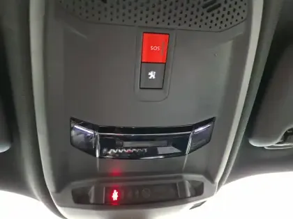 Photo 30 Peugeot 2008  PureTech 130 S&S EAT8