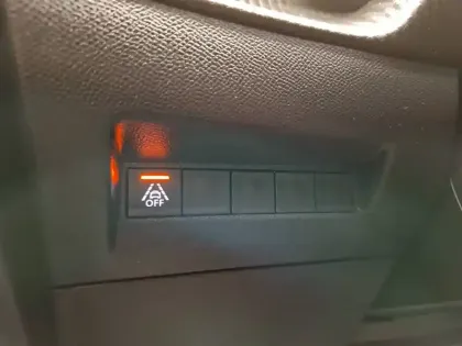 Photo 18 Peugeot 2008  PureTech 130 S&S EAT8