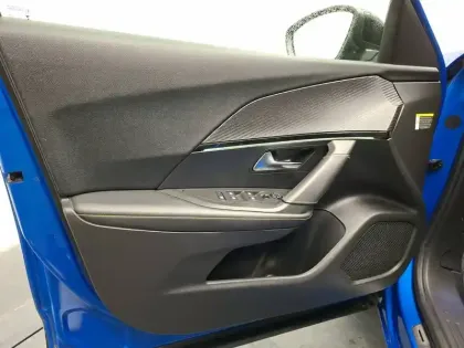 Photo 13 Peugeot 2008  PureTech 130 S&S EAT8