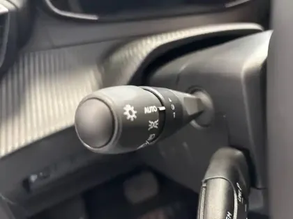 Photo 17 Peugeot 208  Electrique 54 kWh 156ch