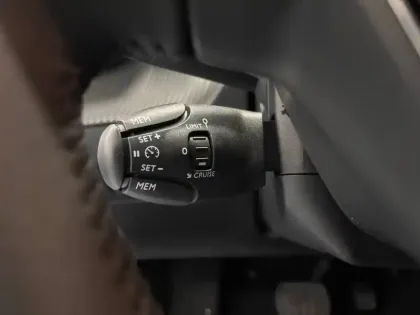 Photo 36 Peugeot 208  Electrique 54 kWh 156ch