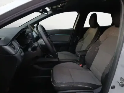 Photo 10 Renault Captur  E-Tech full hybrid 145 ch