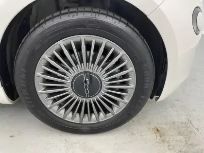 Photo 17 Fiat 500  3+1 e 118 ch