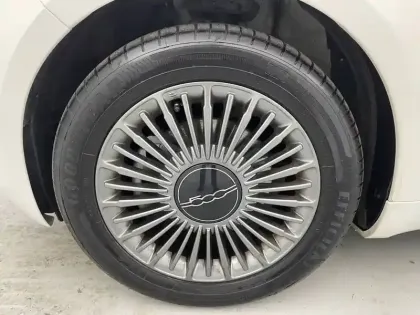 Photo 16 Fiat 500  3+1 e 118 ch