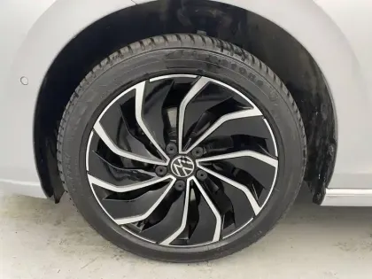 Photo 24 Volkswagen Golf  2.0 TDI SCR 150 DSG7