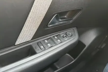 Photo 48 Citroën C4  PureTech 130 S&S EAT8