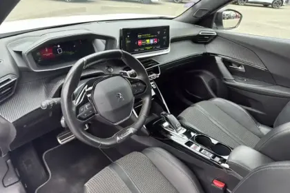 Photo 15 Peugeot 2008  PureTech 130 S&S EAT8